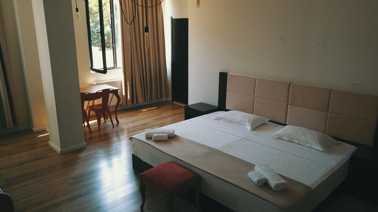 קובולטי Belgrade Rustaveli Hotel מראה חיצוני תמונה