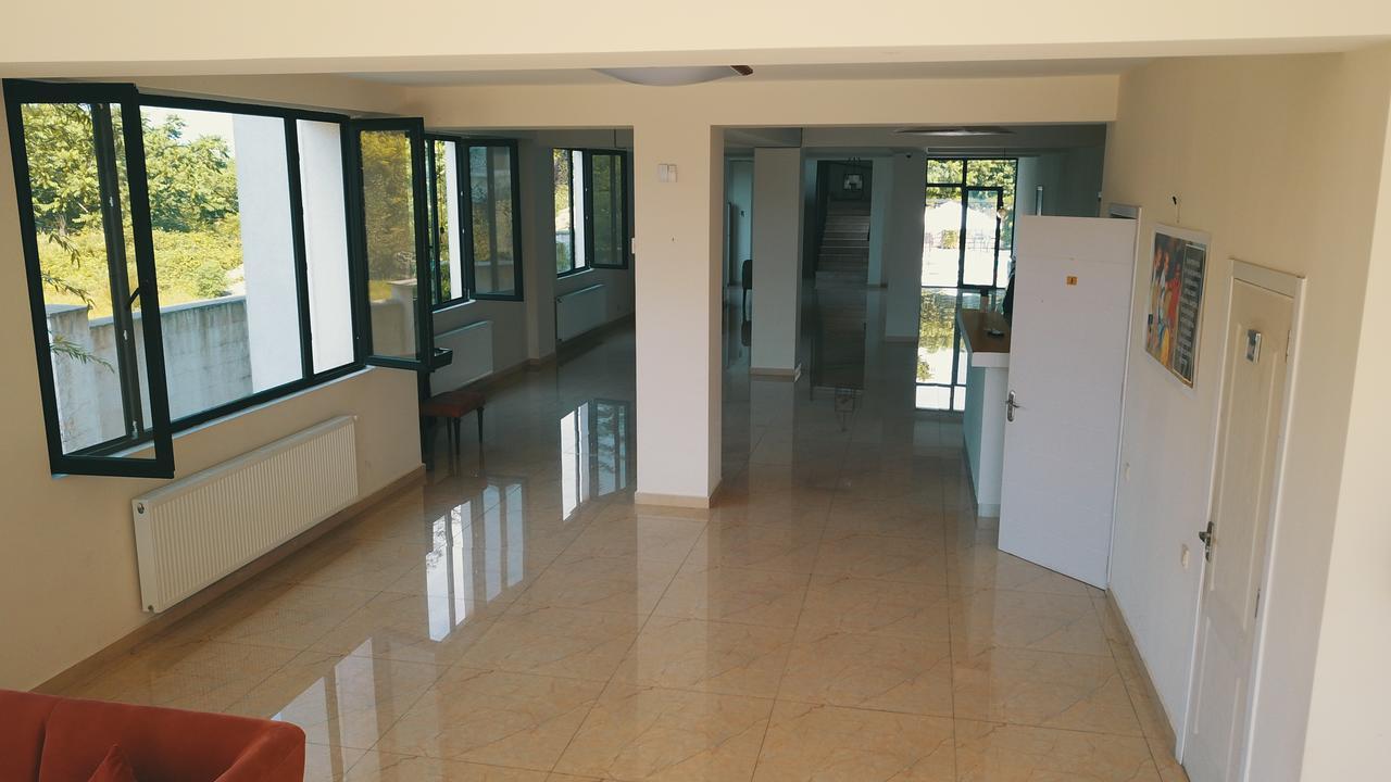 קובולטי Belgrade Rustaveli Hotel מראה חיצוני תמונה