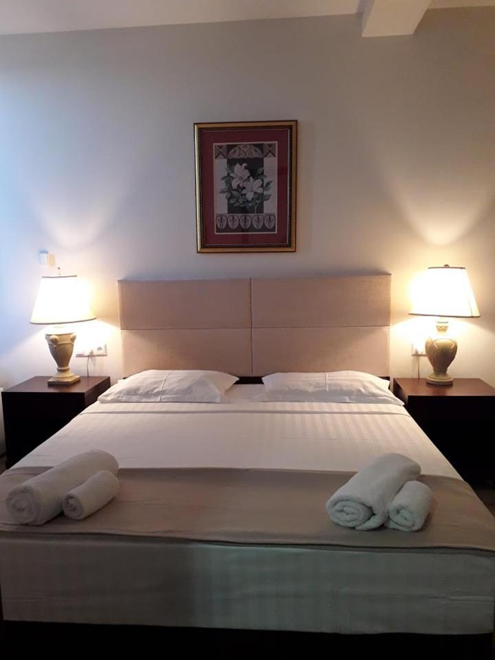 קובולטי Belgrade Rustaveli Hotel מראה חיצוני תמונה
